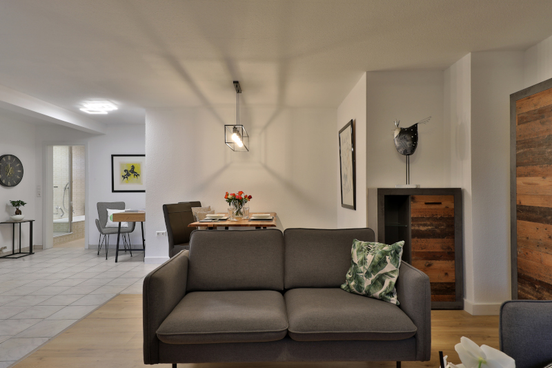 Wohn-und Esszimmer FeWo Waldmariechen Neresheim